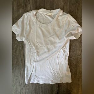 Aritzia Free tshirt